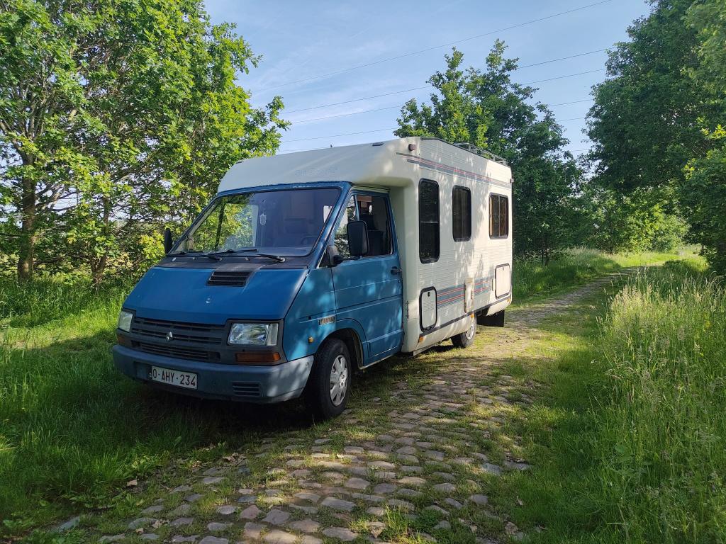 Charmant camping-car avec panneau solaire-Renault Trafic '91, Caravanes & Camping, Camping-cars, Autres marques, Boîte manuelle