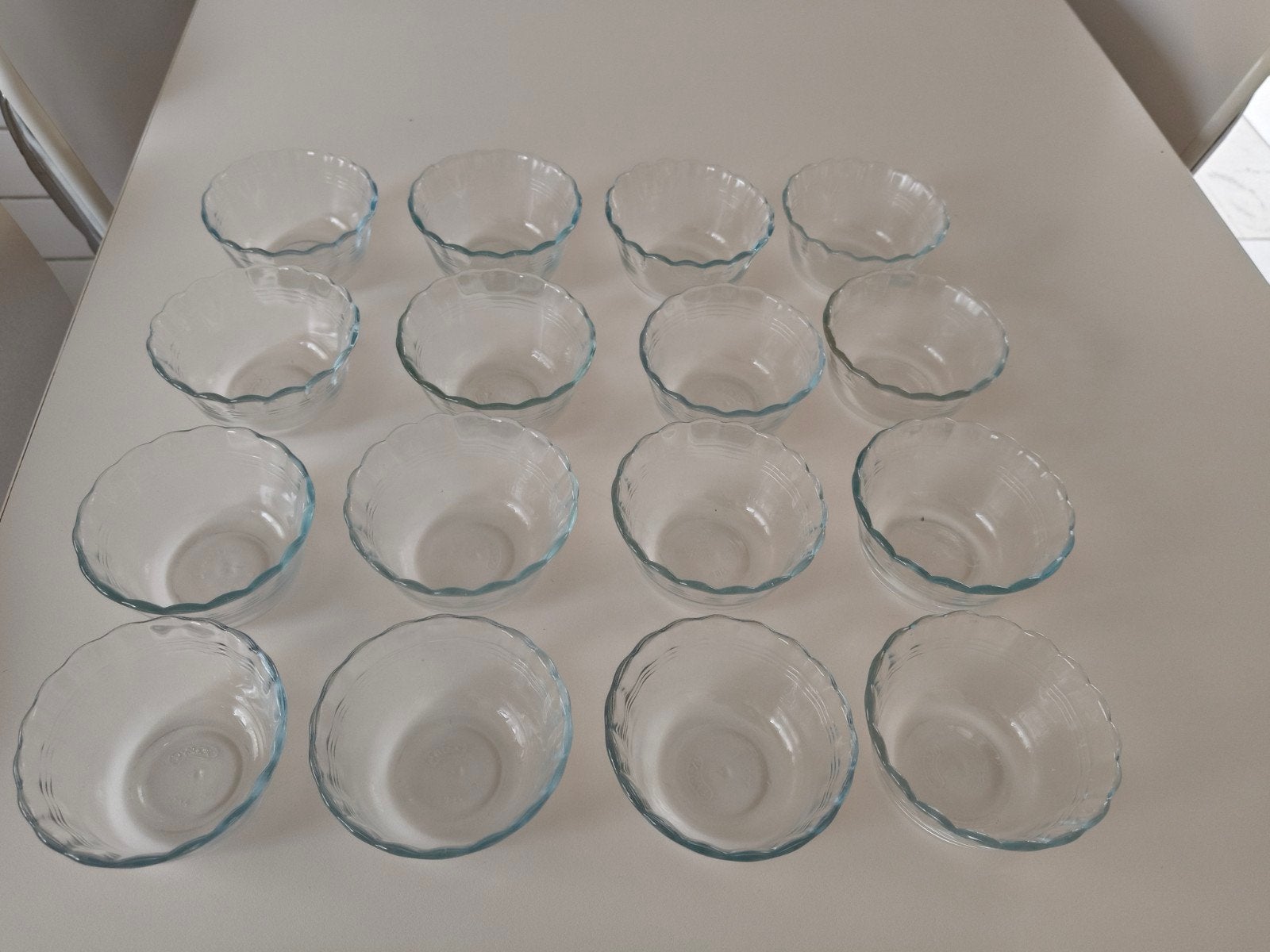 16 glazen pyrex kommetjes, Ophalen