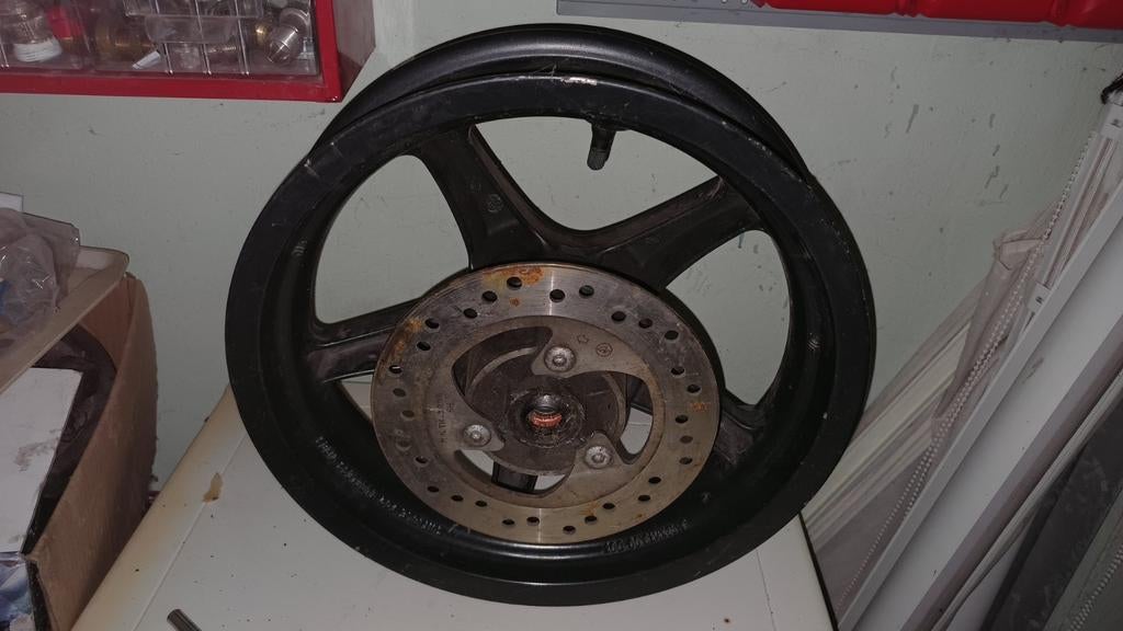 Voorvelg aerox zwart met remschijf, Motos, Enlèvement