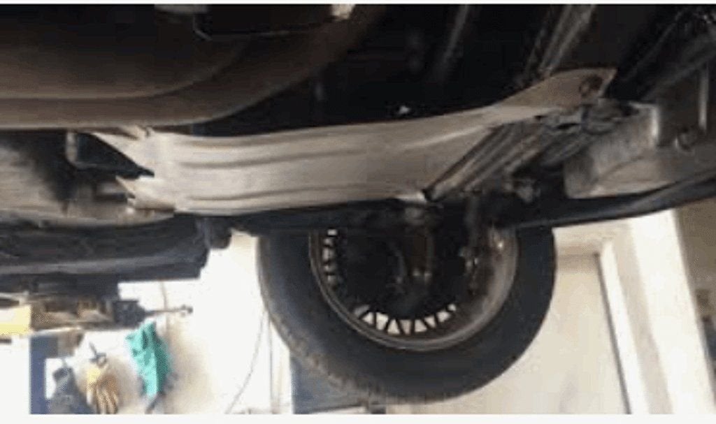 M techniek onderplaat bescherm plaat BMW 3 serie E30  517119, Auto-onderdelen, Transmissie en Toebehoren, BMW, Gebruikt, Ophalen of Verzenden