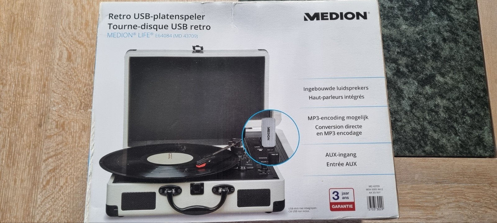 Tourne disque Neuf Platine Médion Life MD 43709
Acheté neuf, Neuf, Autres marques, Tourne-disque, Enlèvement
