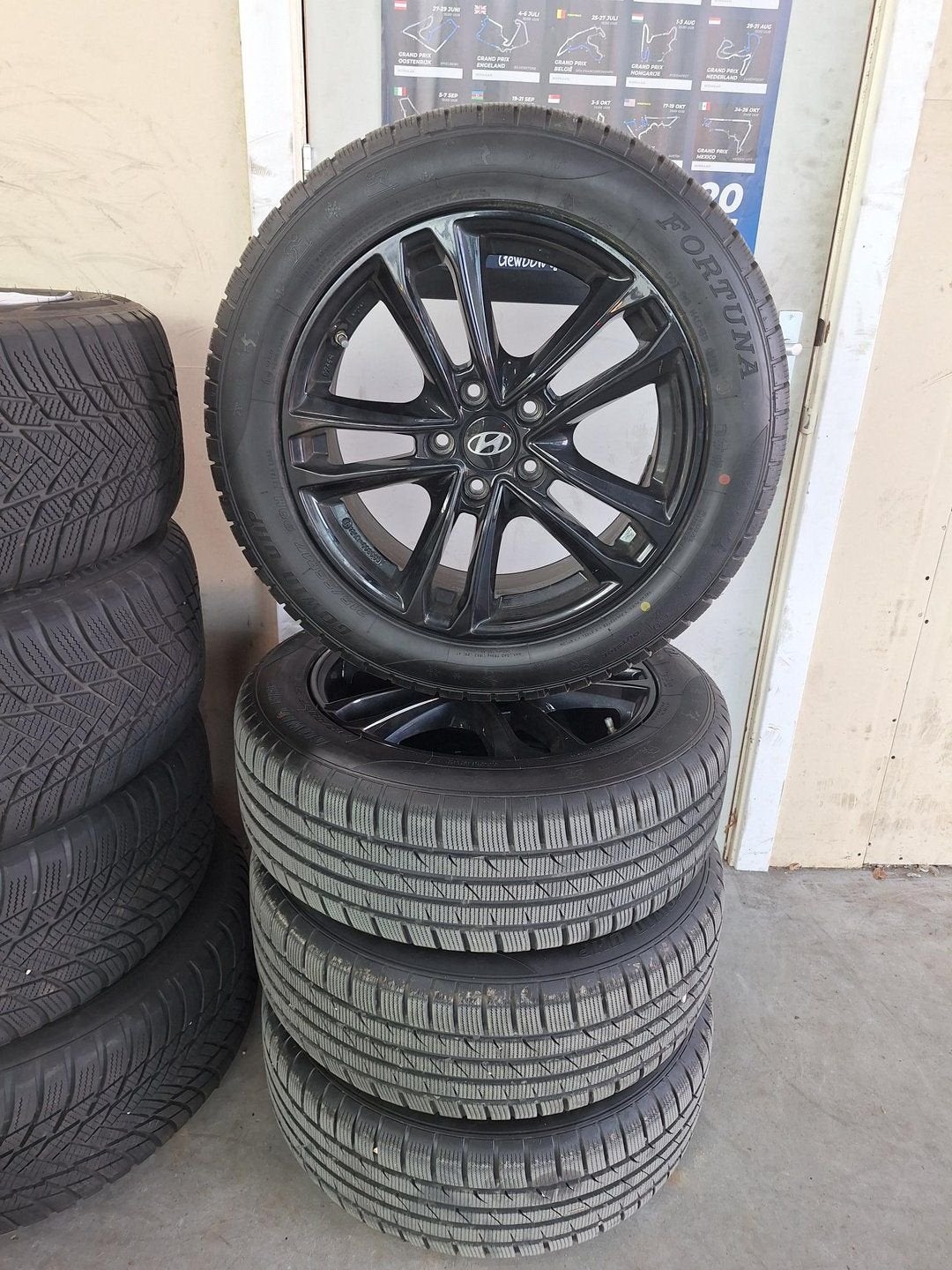 Hyundai Kona Winterset 17 Inch, Auto-onderdelen, Banden en Velgen, Ophalen, -, -, Banden en Velgen