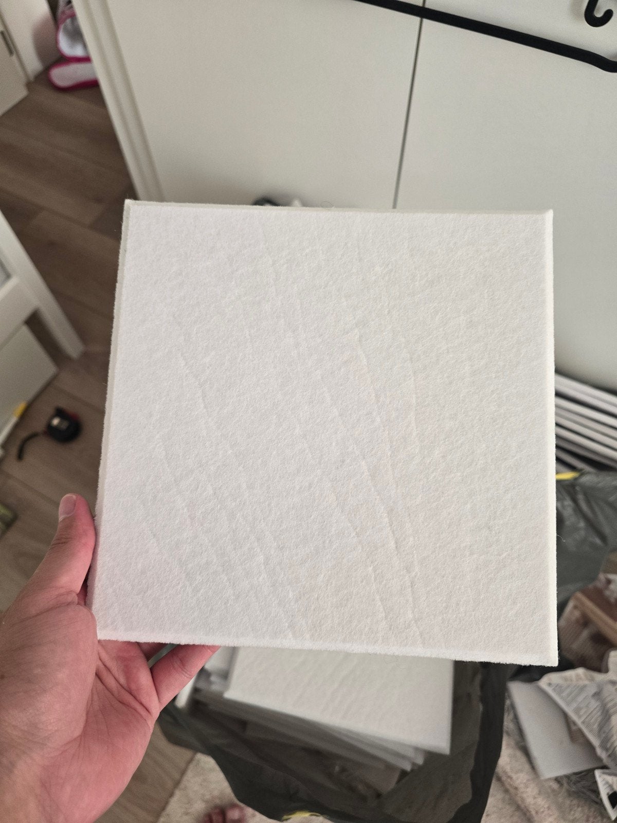 Gratis lichtgrijze zelfklevende akoestische panelen, Doe-het-zelf en Bouw, Tegels, Ophalen, Gebruikt, Overige typen, 20 tot 40 cm