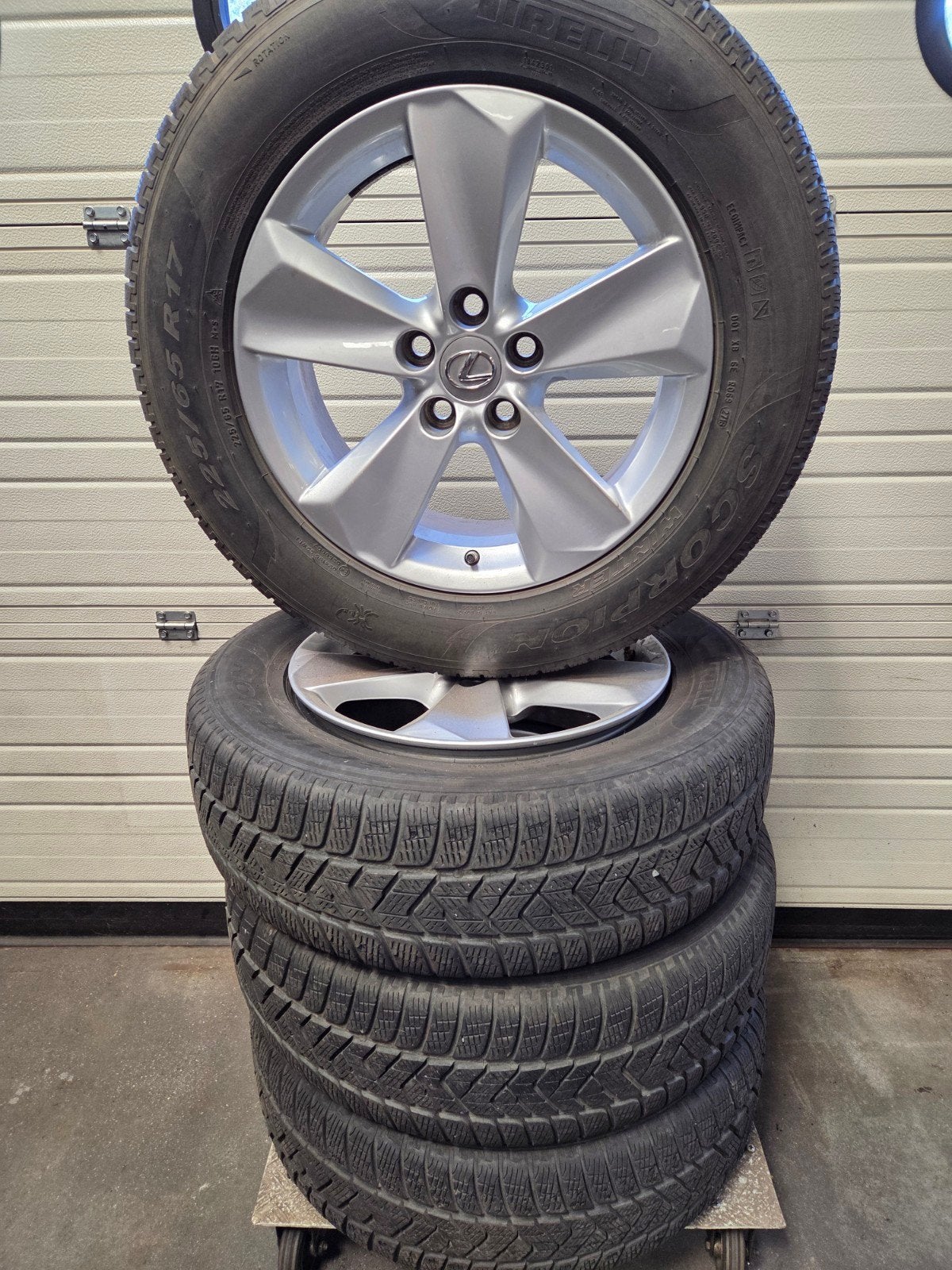 LEXUS M+S banden 225/65R17 106 H, Ophalen, Band(en)