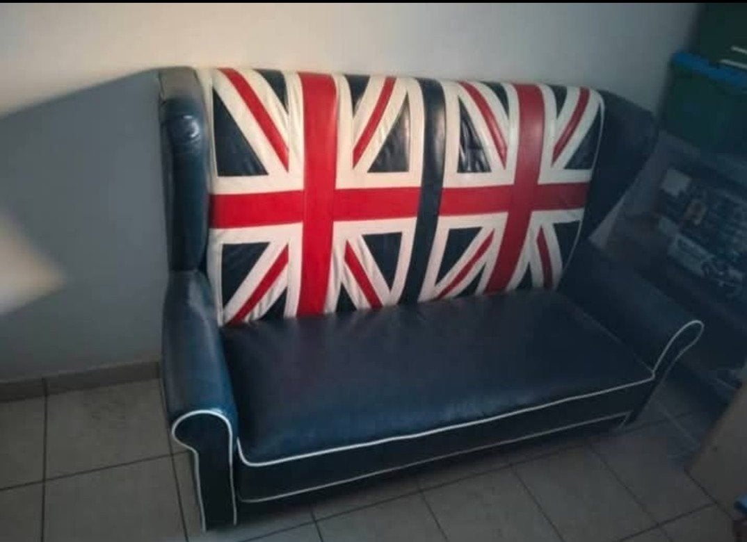 Kleine faux lederen zetel, Enlèvement