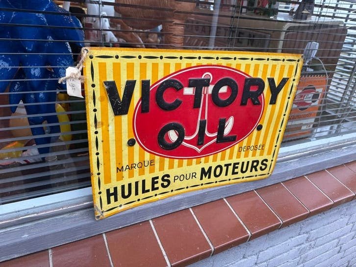 Vintage Victory Oil Reclamebord