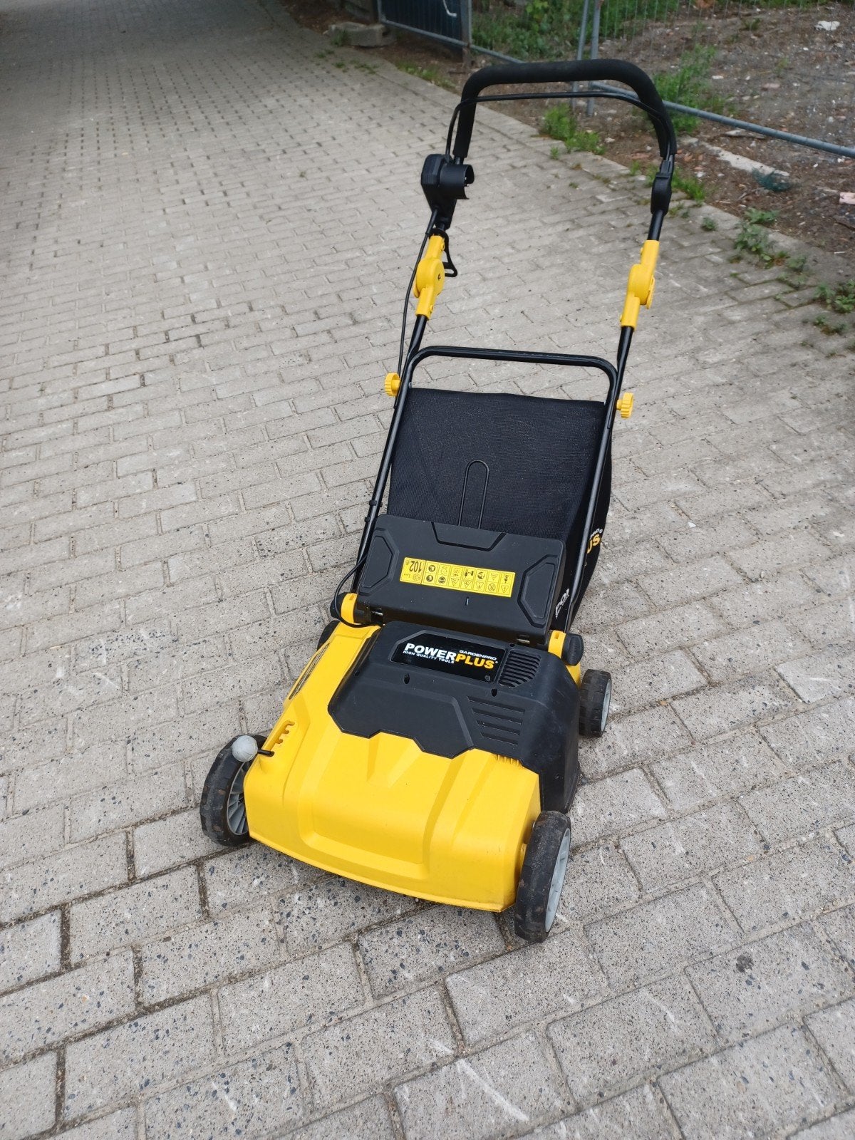 Vertikuteermachiene PowerPlus Elektrisch, Doe-het-zelf en Bouw, Gereedschap | Machine-onderdelen en Toebehoren, Ophalen