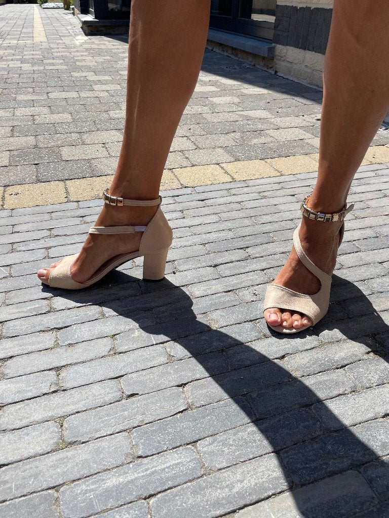 beige zomerschoenen met parels, Kleding | Dames, Schoenen, Ophalen, Schoenen met lage hakken, Beige, Nieuw