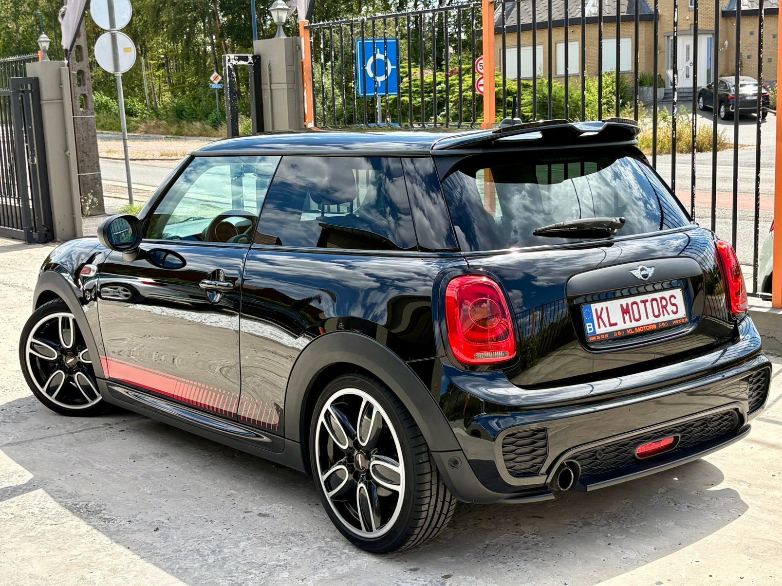 MINI ONE JOHN COOPER WORKS 1.2i ESSENCE 132 000KM 2017, Autos, Mini, Achat, Euro 6, Entreprise, Noir