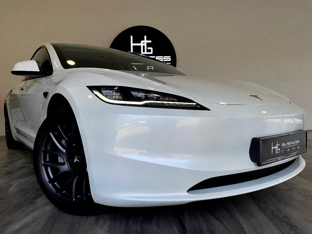 Tesla Model 3 RWD/ STANDARD RANGE/ PREMIUM/ HIGHLAND/ FSD 4, Auto's, Tesla, Automaat, Zwart, 208 kW, Wit