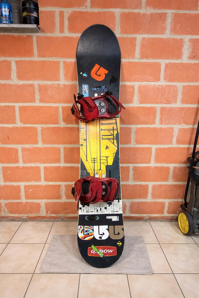 Planche snowboard Forum avec Fix Forum, Enlèvement, Utilisé, Planche