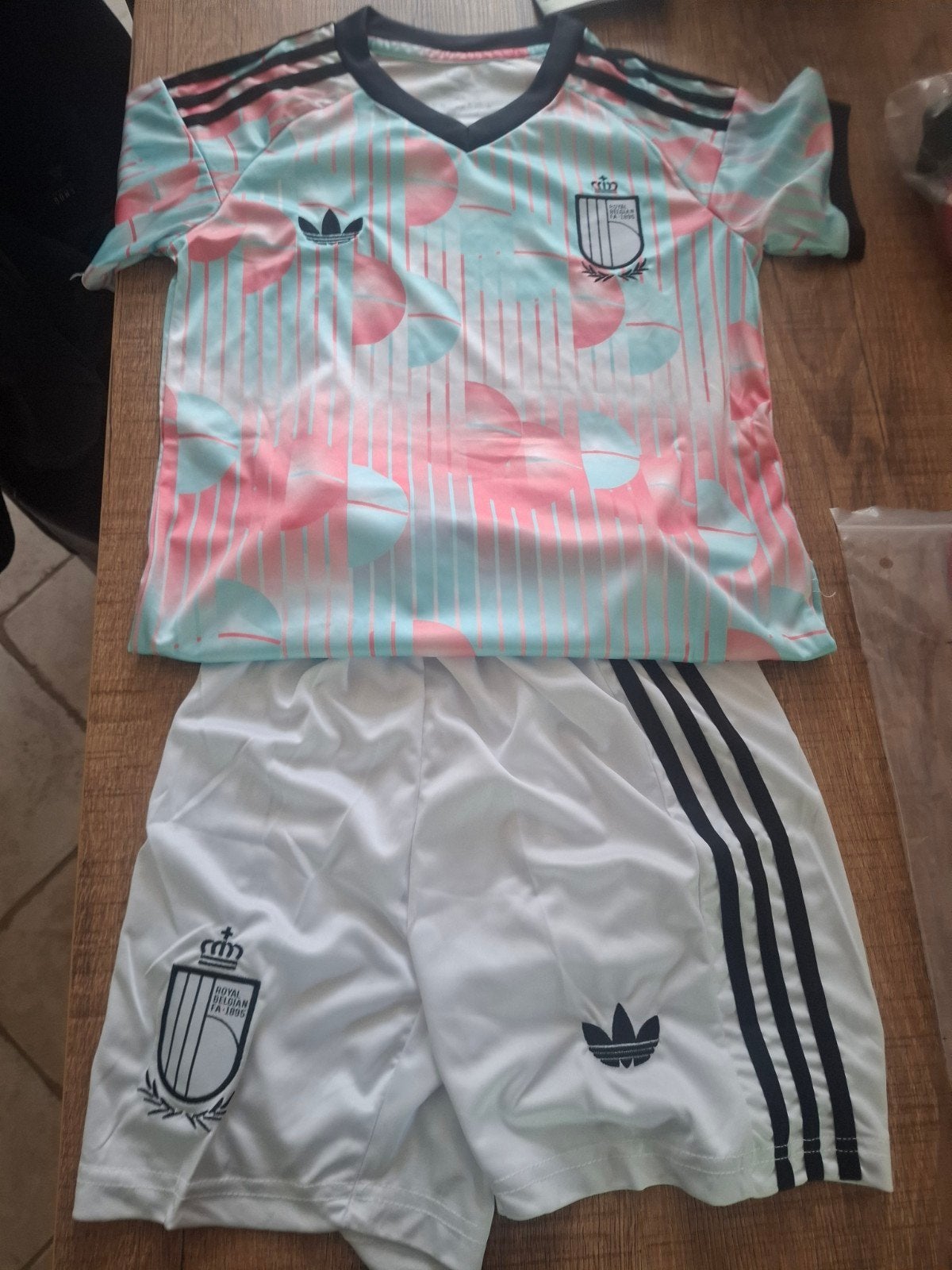 Maillot belgique coupe du monde 2026, Collections, Articles de Sport & Football, Enlèvement ou Envoi, Maillot