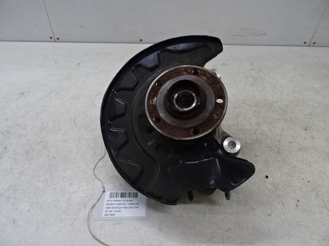MOYEU DE ROUE AVANT DROIT Passat (3G2) (5Q0407258C), Utilisé, Volkswagen