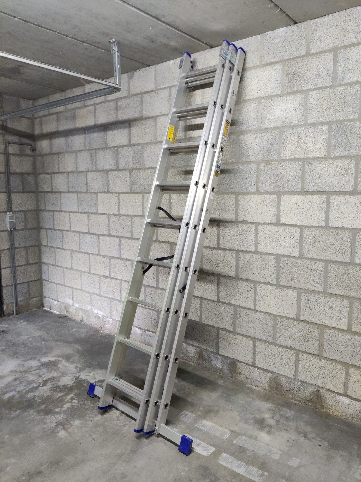 Escalo Reformladder Stabilo II - 5,6 m, Doe-het-zelf en Bouw, Ladders en Trappen, Ophalen, Zo goed als nieuw, Ladder, Opvouwbaar of Inschuifbaar