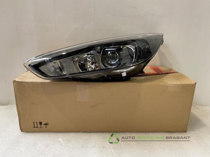 Phare gauche d'un Ford Focus, -, 3 mois de garantie, -, -