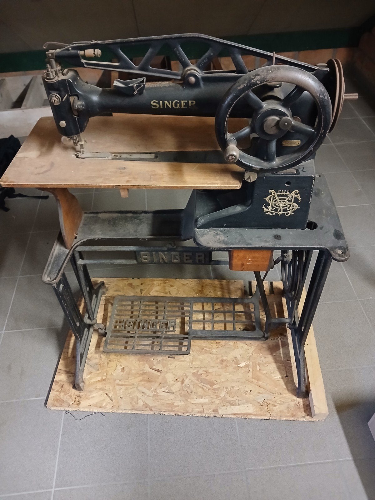 Antieke Singer Naaimachine met Onderstel, Antiek en Kunst, Ophalen