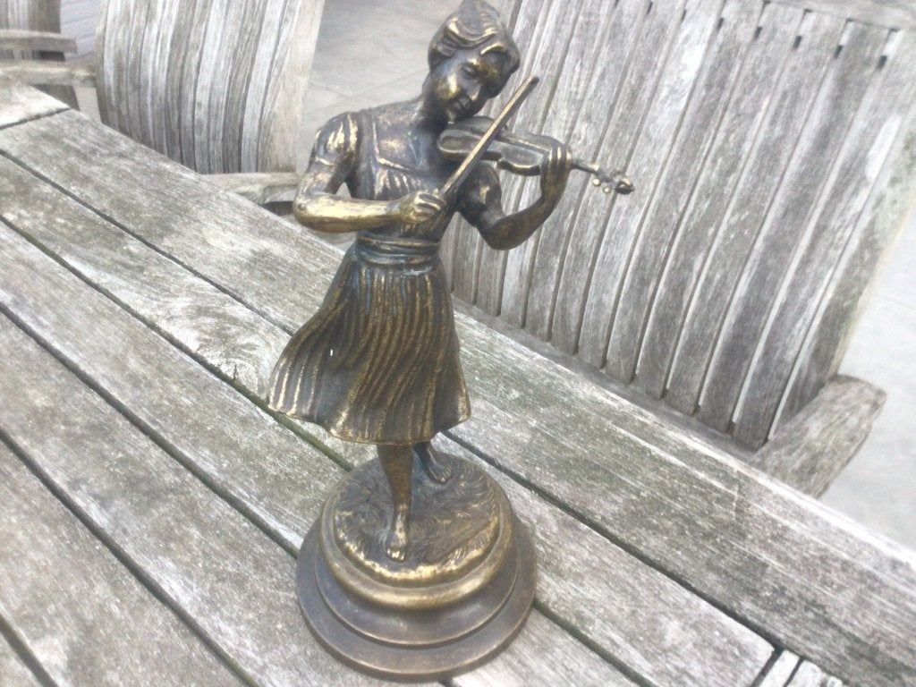 Bronzen beeldje, Enlèvement