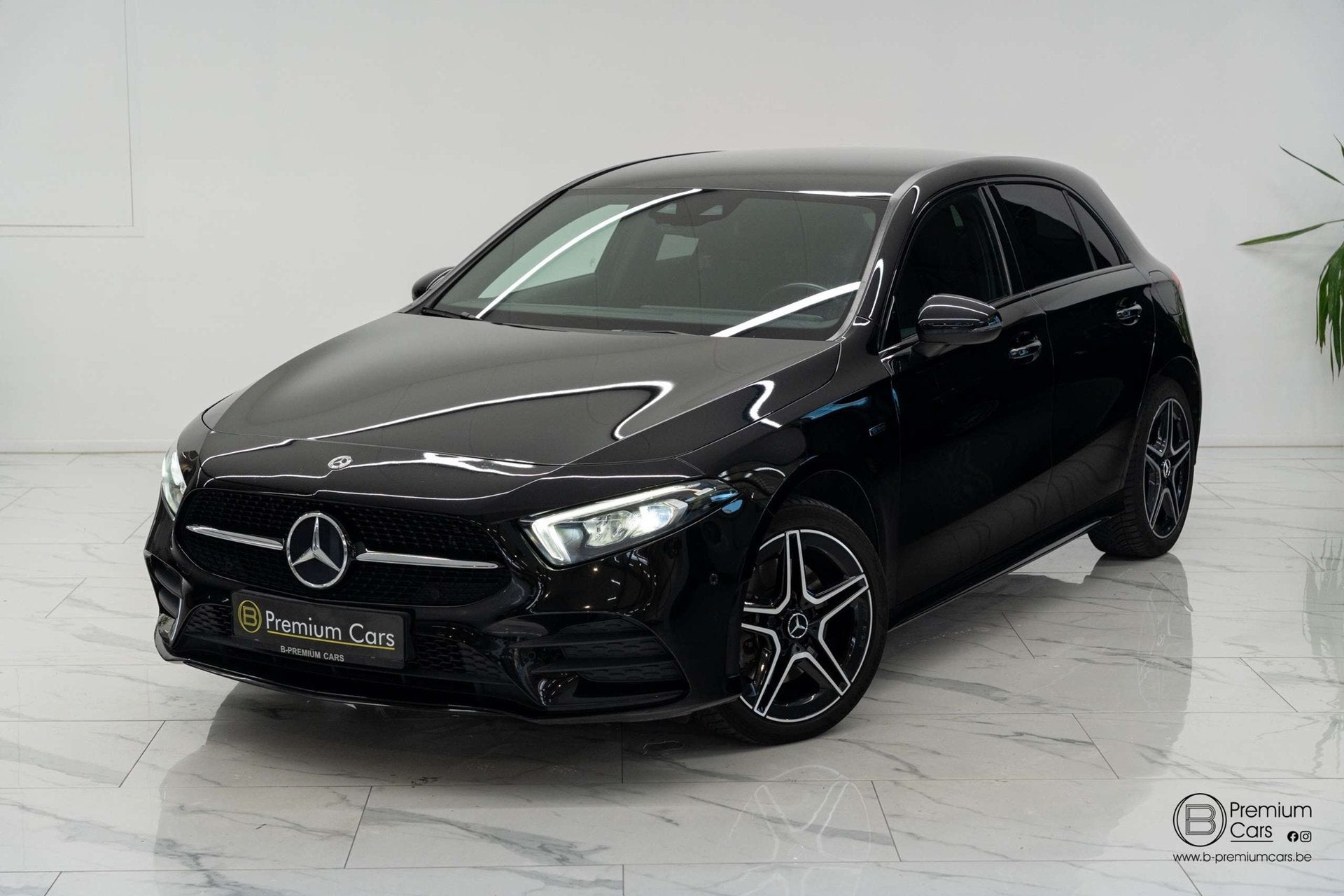 Mercedes-Benz A 250 e AMG line! Camera, Ambient, Cruise, gar, Automaat, Dealer onderhouden, Gebruikt, 4 cilinders