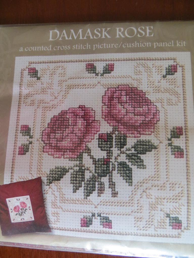 kruissteek pakket DAMASK ROSE - nieuw, Hobby en Vrije tijd, Ophalen of Verzenden, Nieuw, Handborduren, Borduurpakket