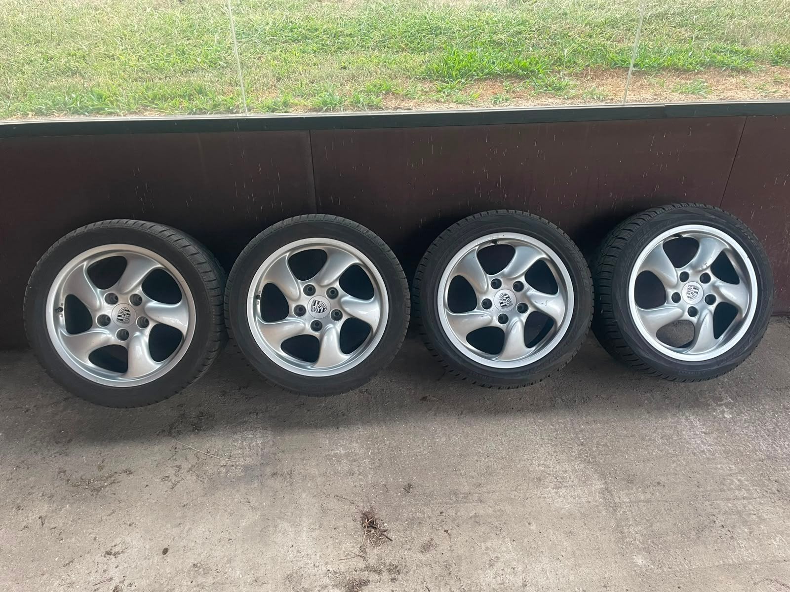 velgen en banden voor porsche boxster 986., Autos : Pièces & Accessoires, Pneus & Jantes, Neuf, Pneus et Jantes, Pneus hiver, 255 mm