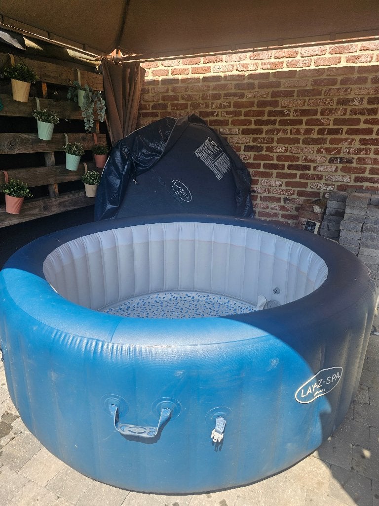 Opblaasbare jacuzzi, Ophalen, Zo goed als nieuw, Filter, Opblaasbaar