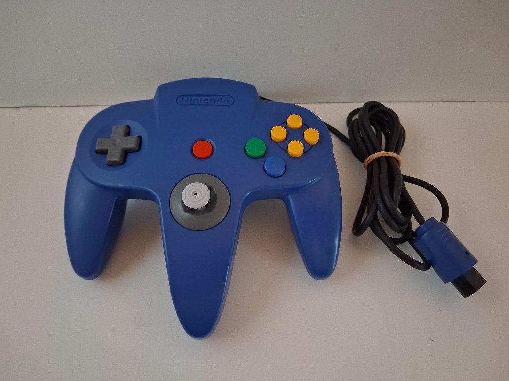 Nintendo 64 controllers (diverse kleuren), Games en Spelcomputers, Verzenden, Gebruikt, Met 2 controllers