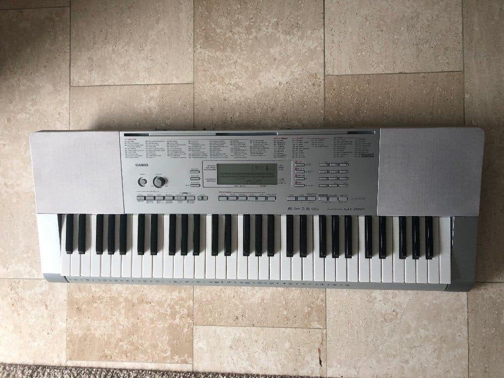 Casio Keyboard LK-280, Muziek en Instrumenten, Keyboards, Ophalen, Zo goed als nieuw, 61 toetsen, Casio