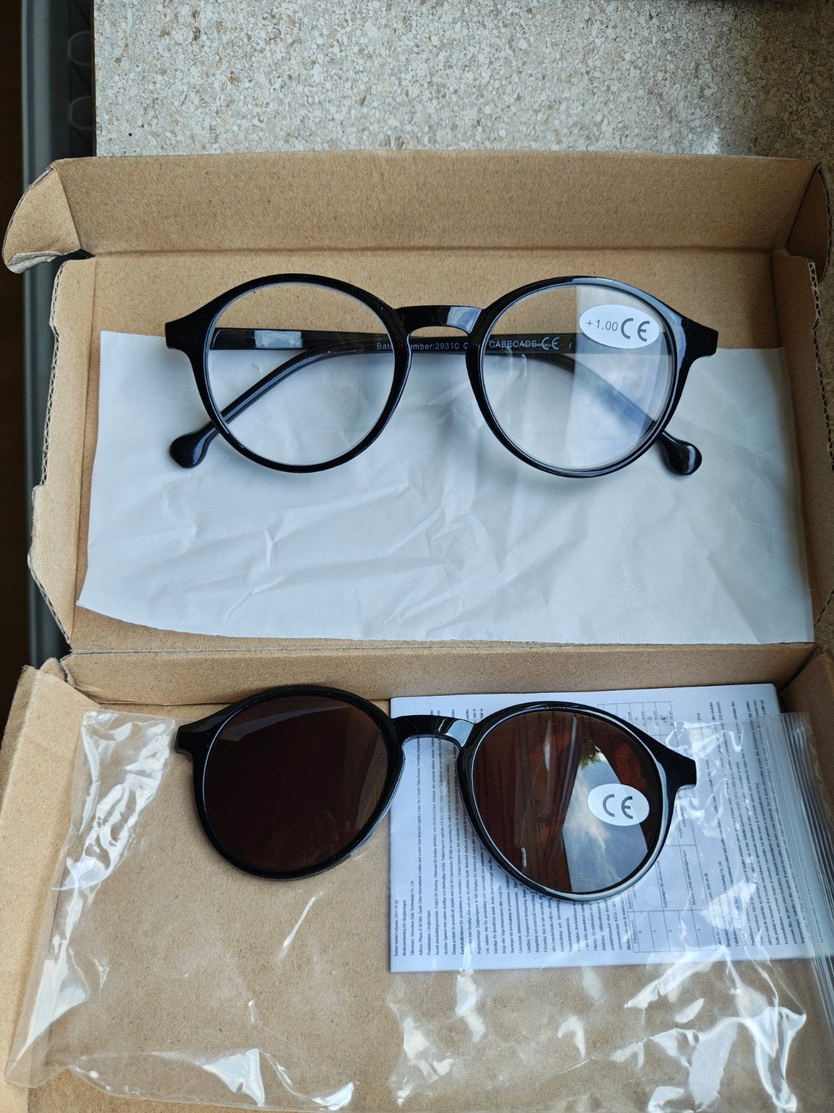 Lunettes de lecture +1.0 + de soleil avec clip-on magnétique, Neuf, Autres marques, Enlèvement ou Envoi, Brun