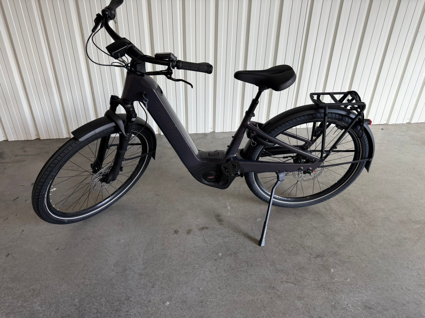 TREK Charter+ 4 Nexus 5 Belt 540 Wh Lowstep S, Vélos & Vélomoteurs, Enlèvement ou Envoi, Comme neuf, 50 km par batterie ou plus