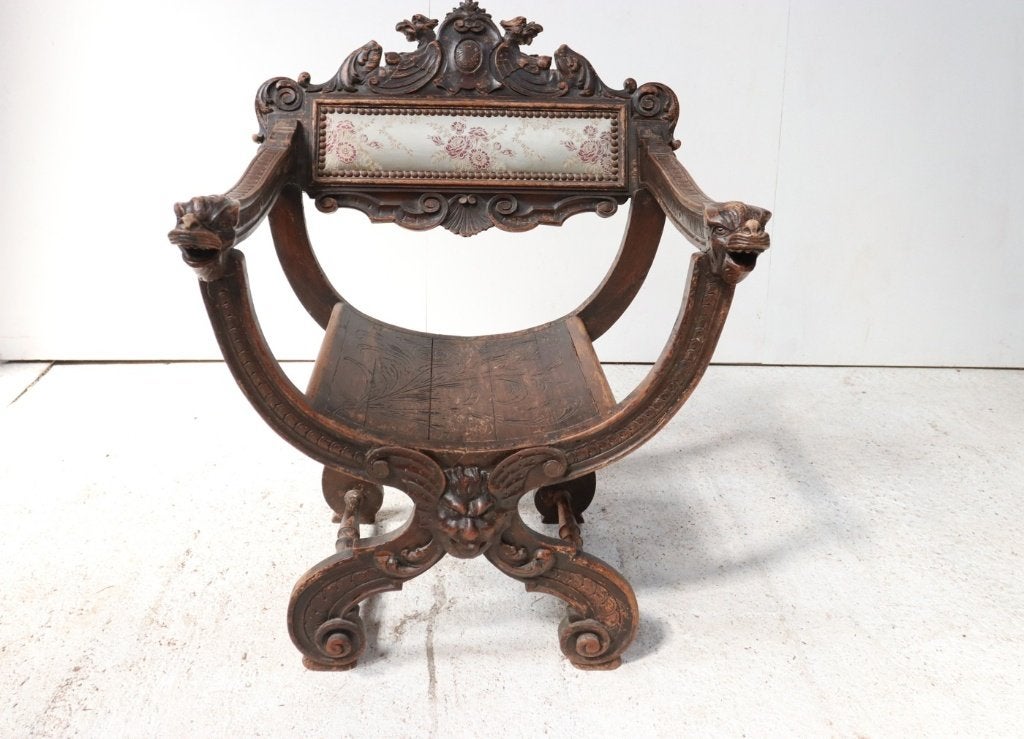 Dantesca stoel / fauteuil Dagobert met leeuwenkoppen, 19e, Enlèvement