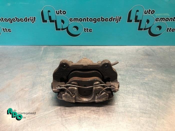 Remklauw (Tang) rechts-voor van een Opel Vectra (Vectra C 02, Gebruikt, -, -, Opel