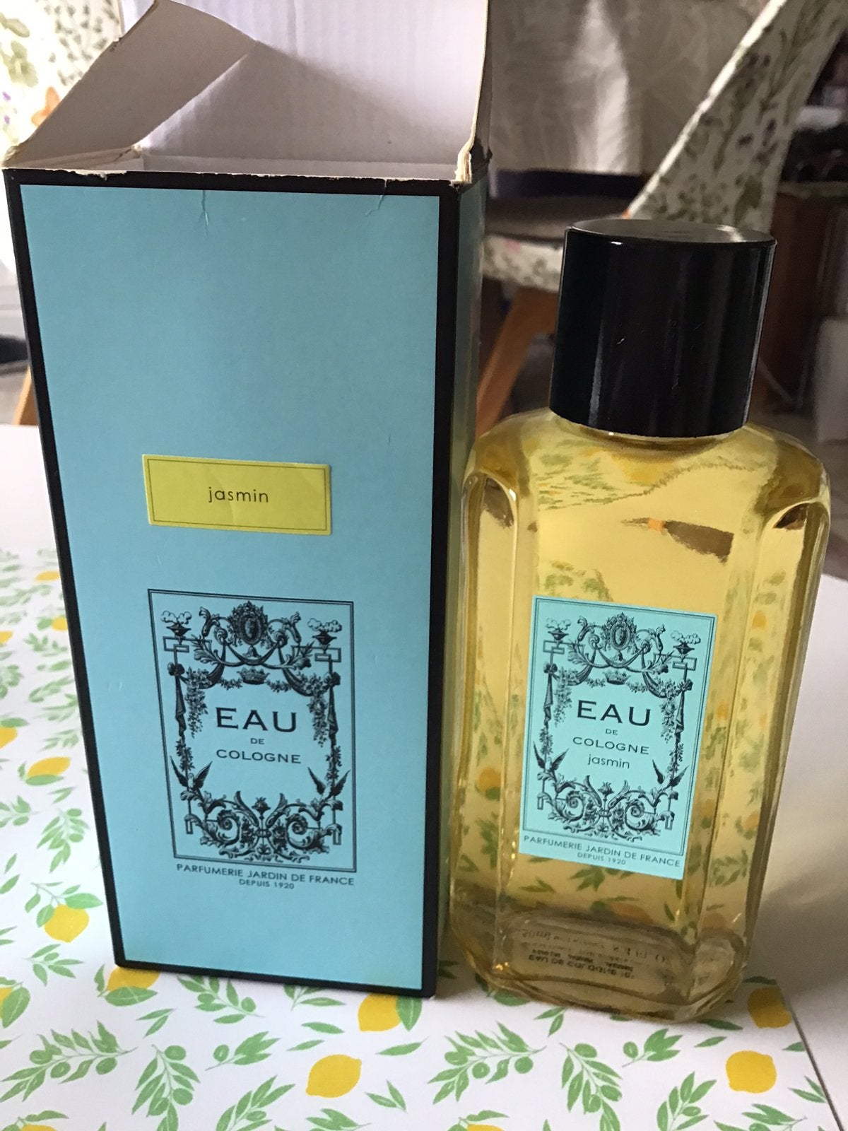 Nieuwe grote fles Eau de Cologne 250 ml Jardin de France, Ophalen of Verzenden, Zo goed als nieuw