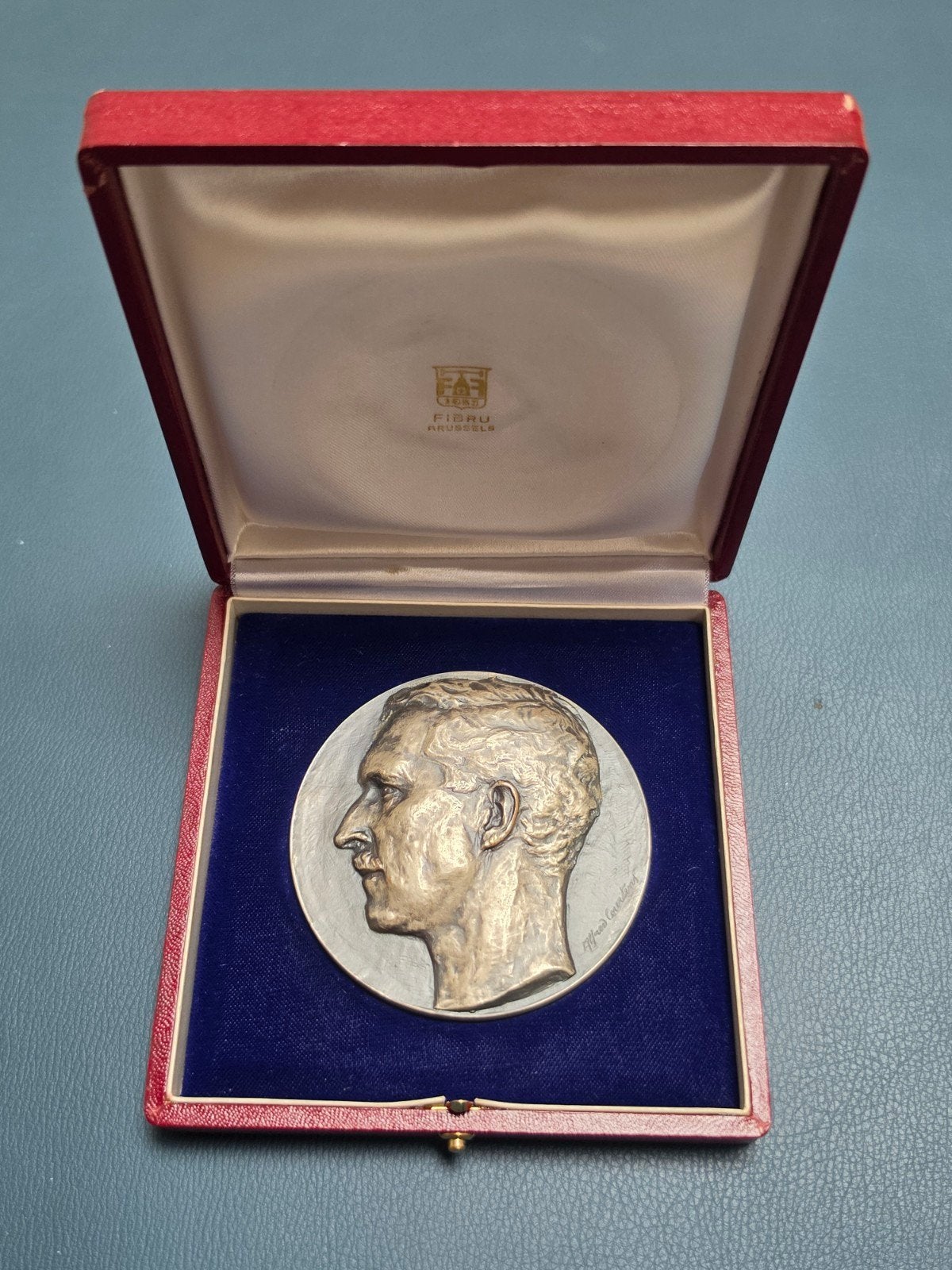 Médaille du roi Albert I (Alfred Courtens) 75 mm +-350 gramm, Enlèvement ou Envoi