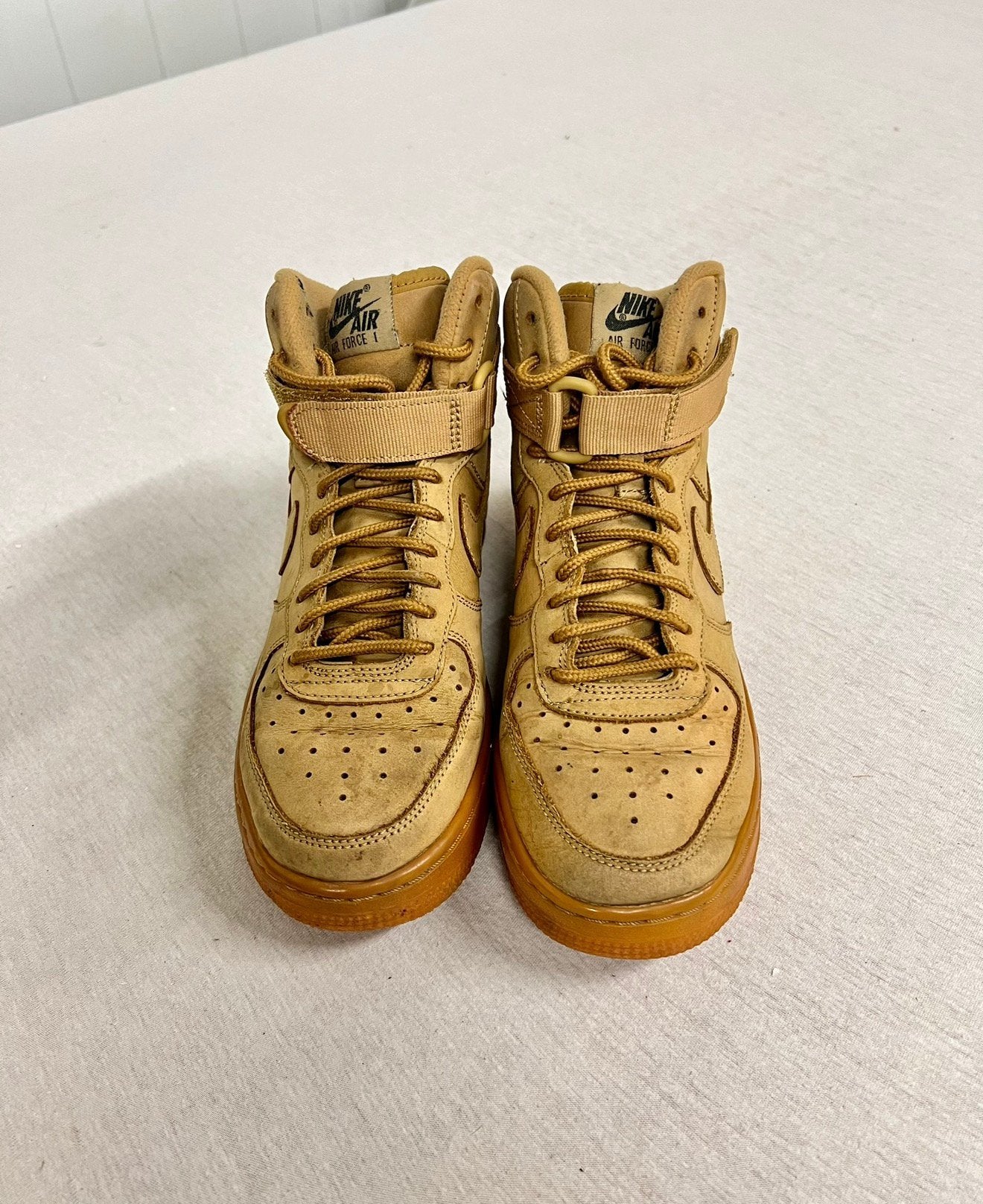 Baskets Nike Air Force 1 High GS beige-marron taille 36,5, Enfants & Bébés, Vêtements enfant | Chaussures & Chaussettes, Utilisé