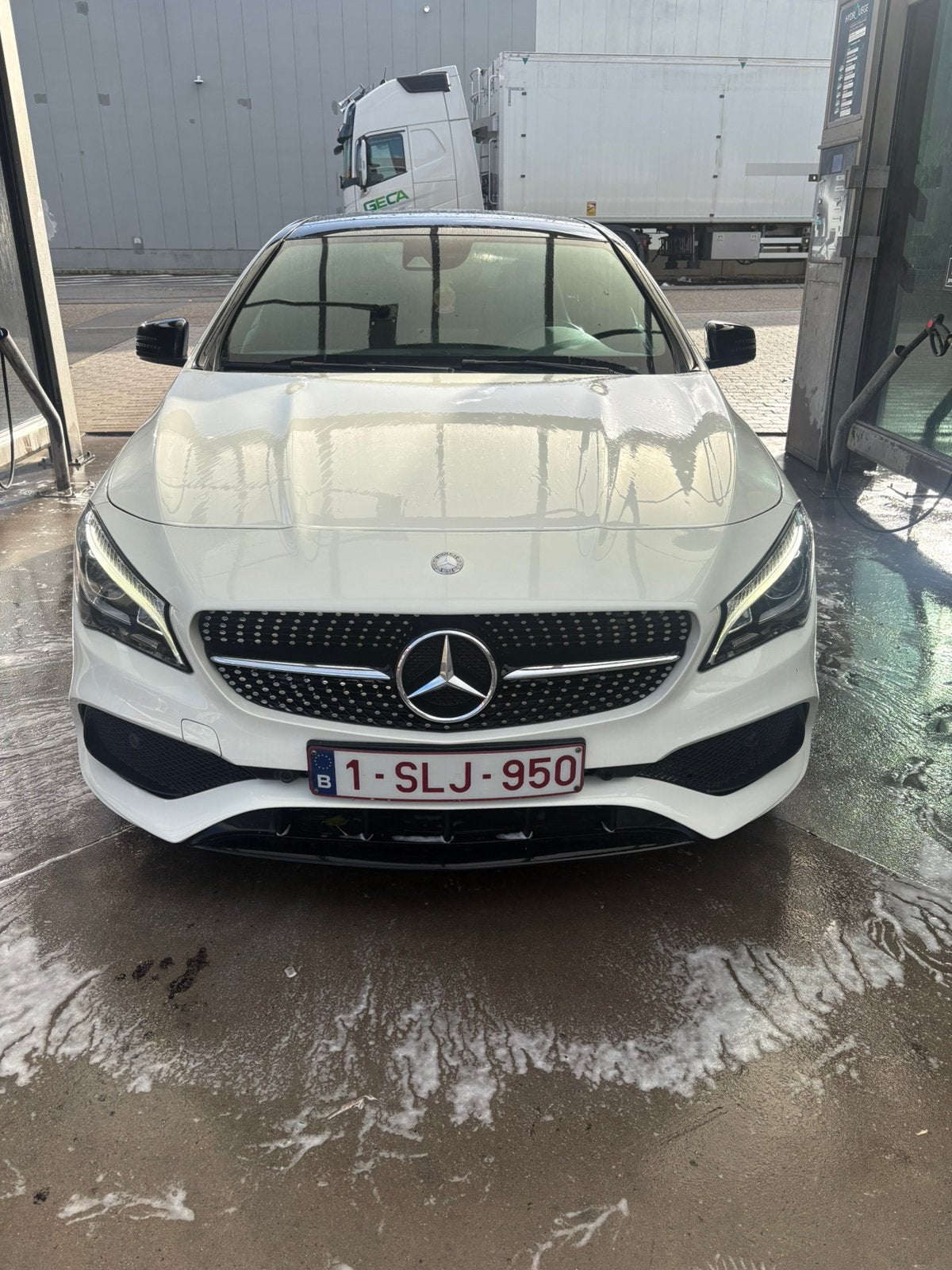 Mercedes CLA 180 AMG Line, Autos, CLA, Euro 6, 1650 kg, Noir