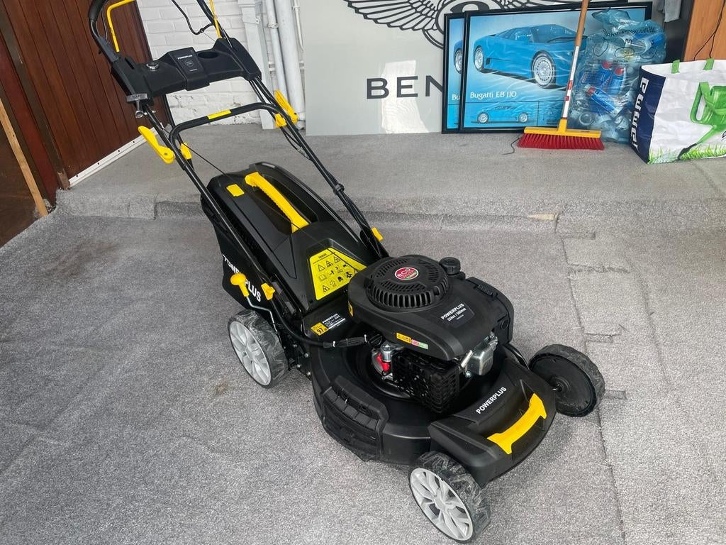 Powerplus 56cm 224cc benz +Elektr. Starter ! Als NEW, Ophalen, Cirkelmaaier, Zo goed als nieuw, Benzine-grasmaaier