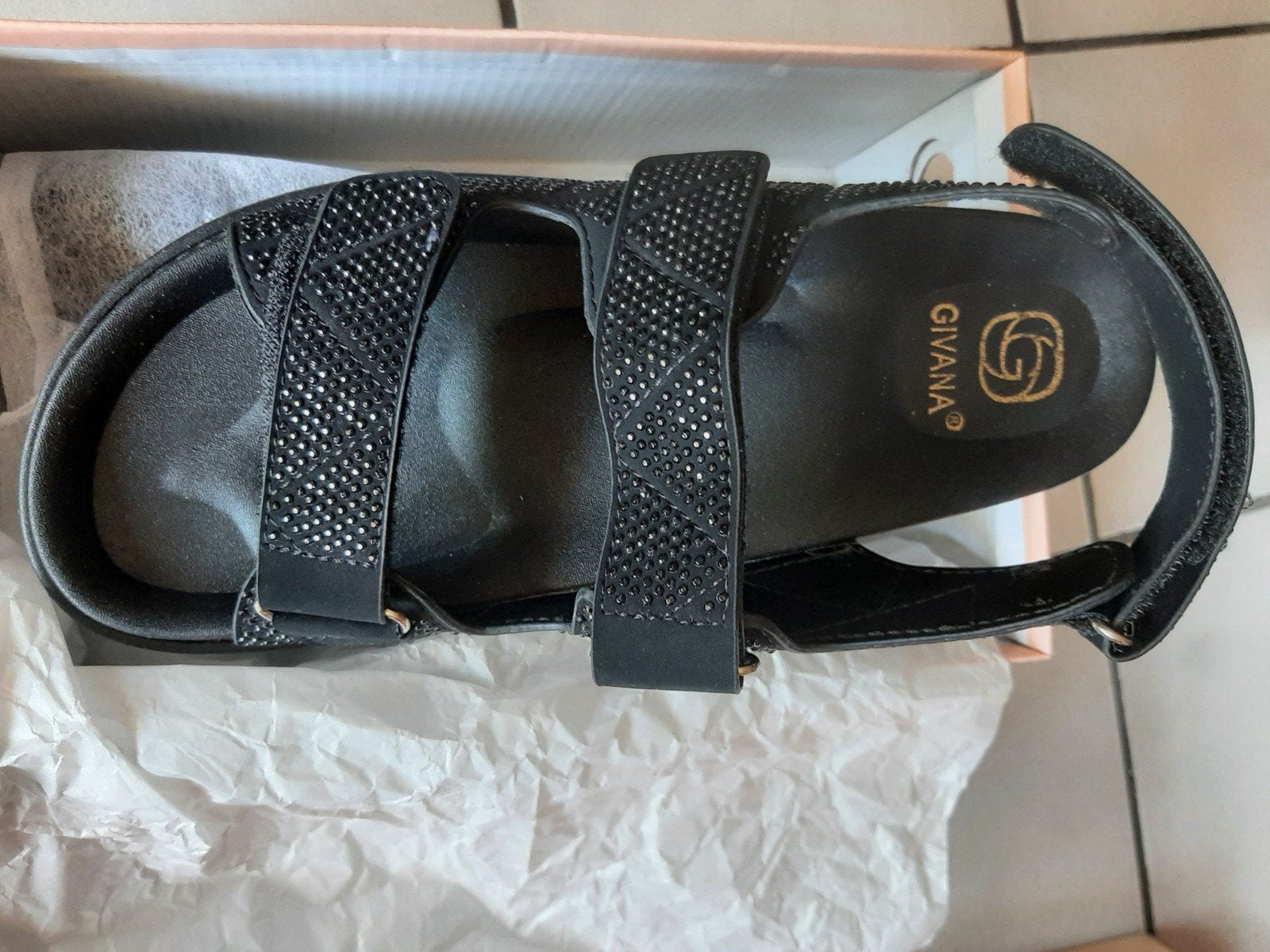 Sandales pour femmes taille 39 noires brillantes avec velcro, Vêtements | Femmes, Ceintures, Enlèvement, Noir