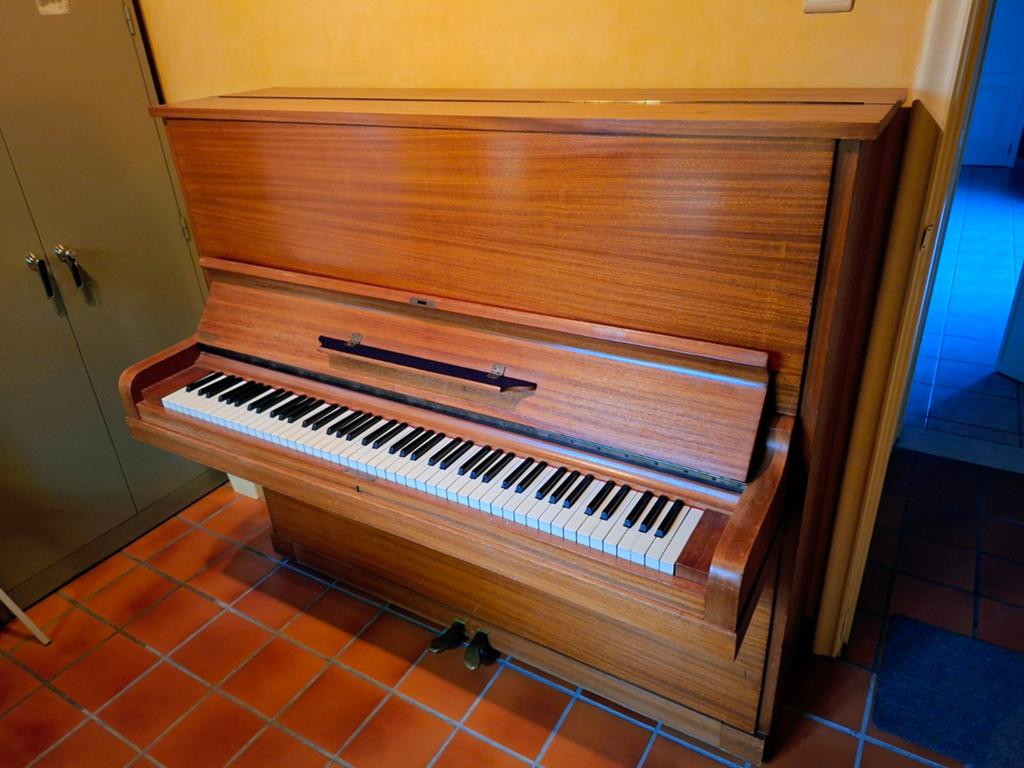 Buffetpiano Julius Blüthner, Ophalen, Piano