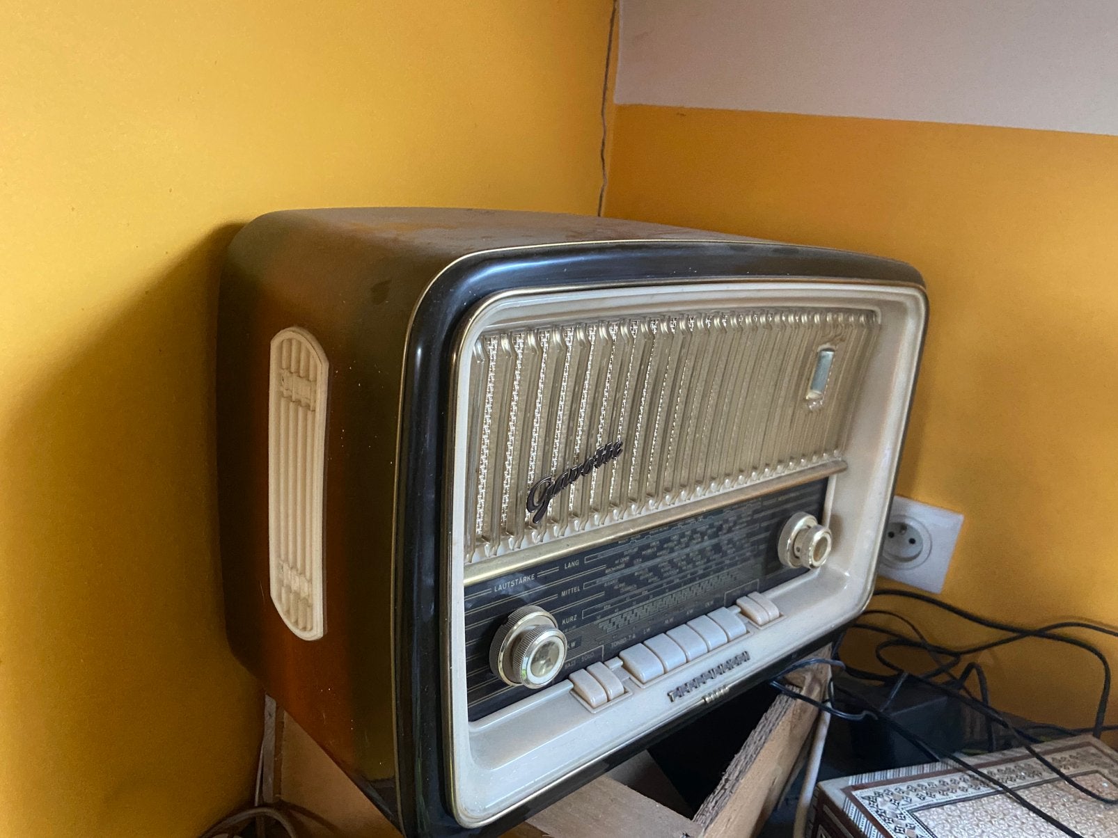 Radio + Harmonium mécanique + Guitare Ibanez rg…, Ophalen, Gebruikt, Gitaar