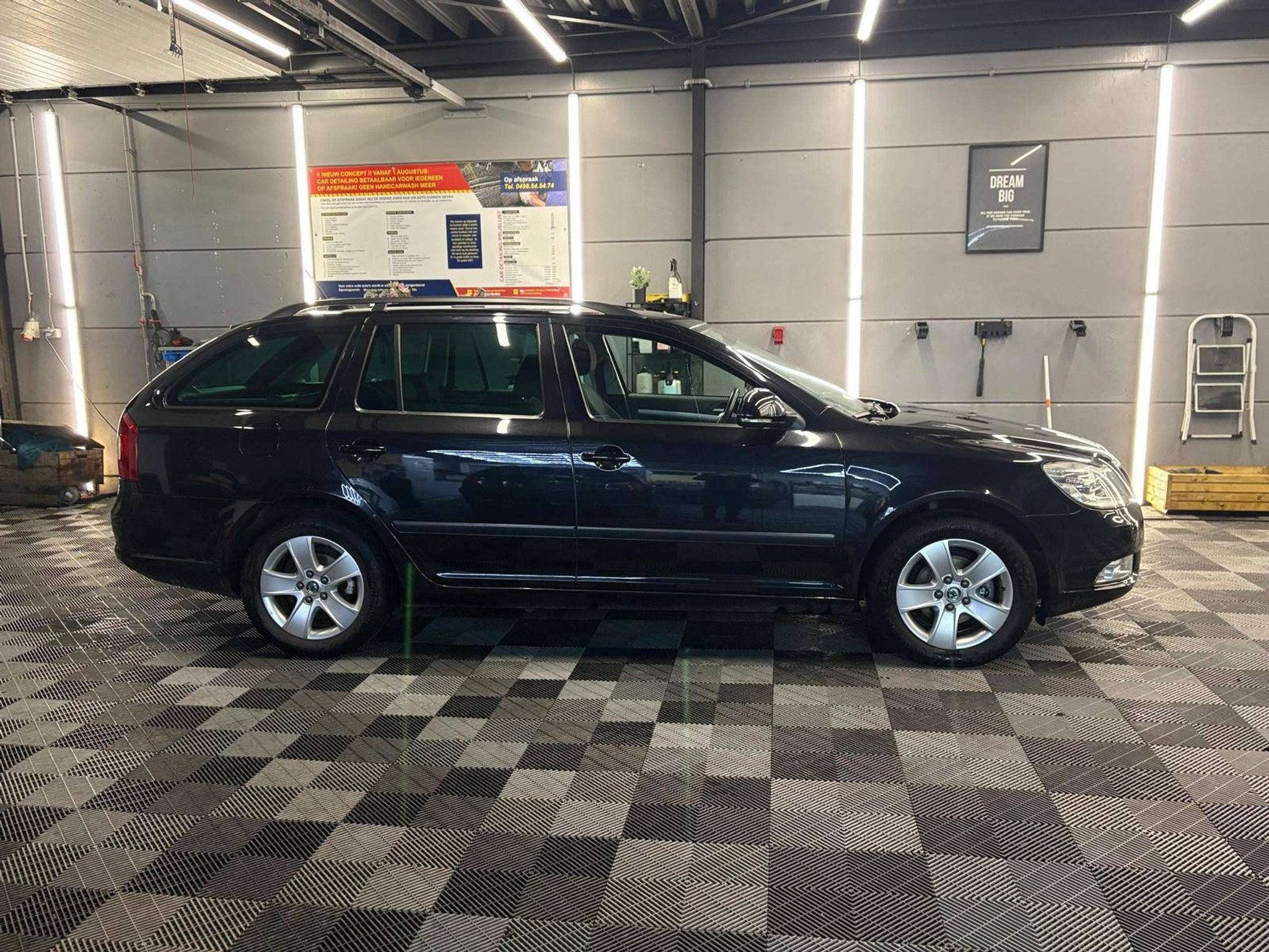 Skoda Octavia 1.2i BENZ. bj. 2013 189700KM, Euro 5, Gebruikt, Zwart, Bedrijf
