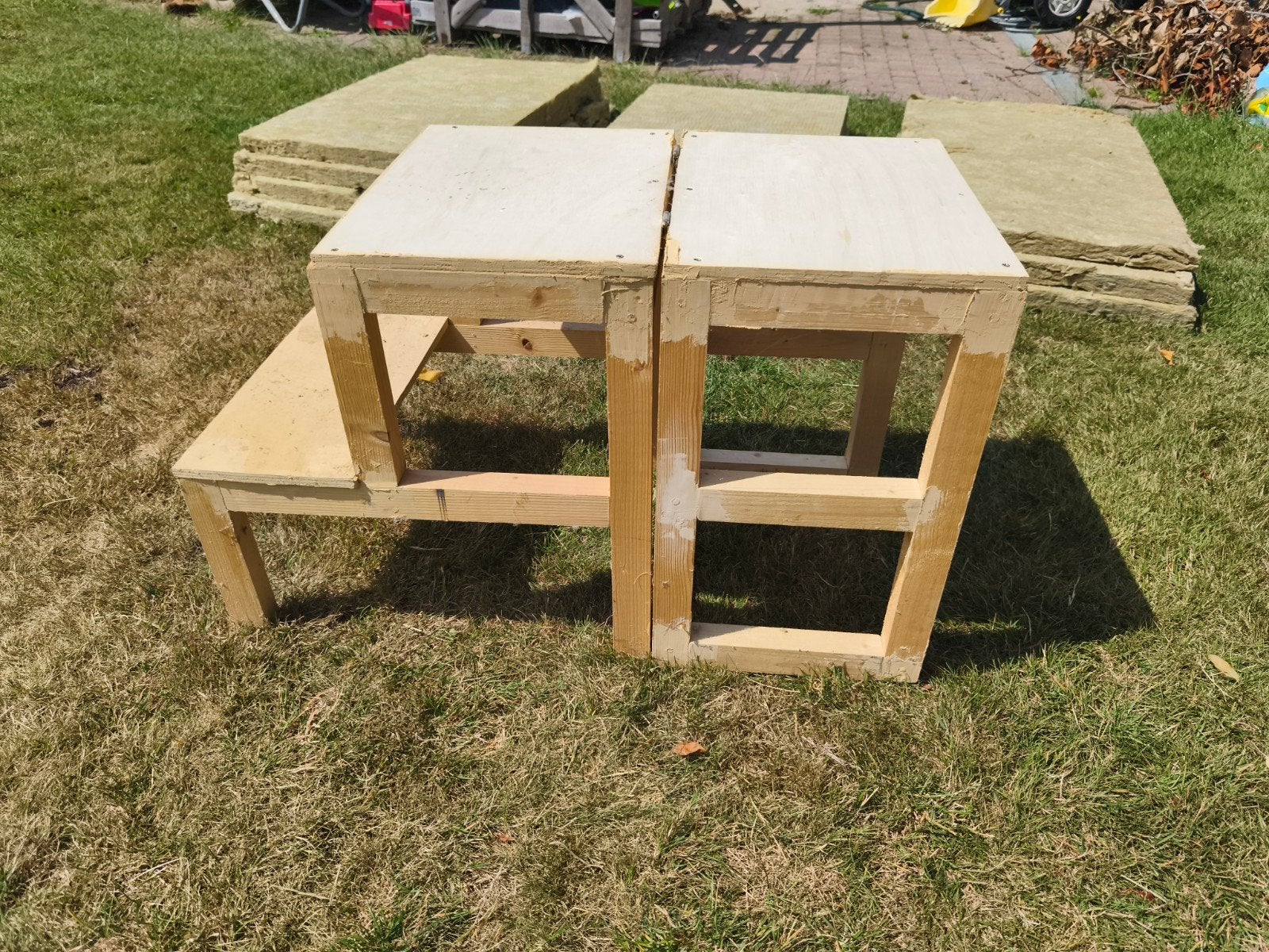 Apprenez à vous élever et à vous asseoir à une table, Enlèvement