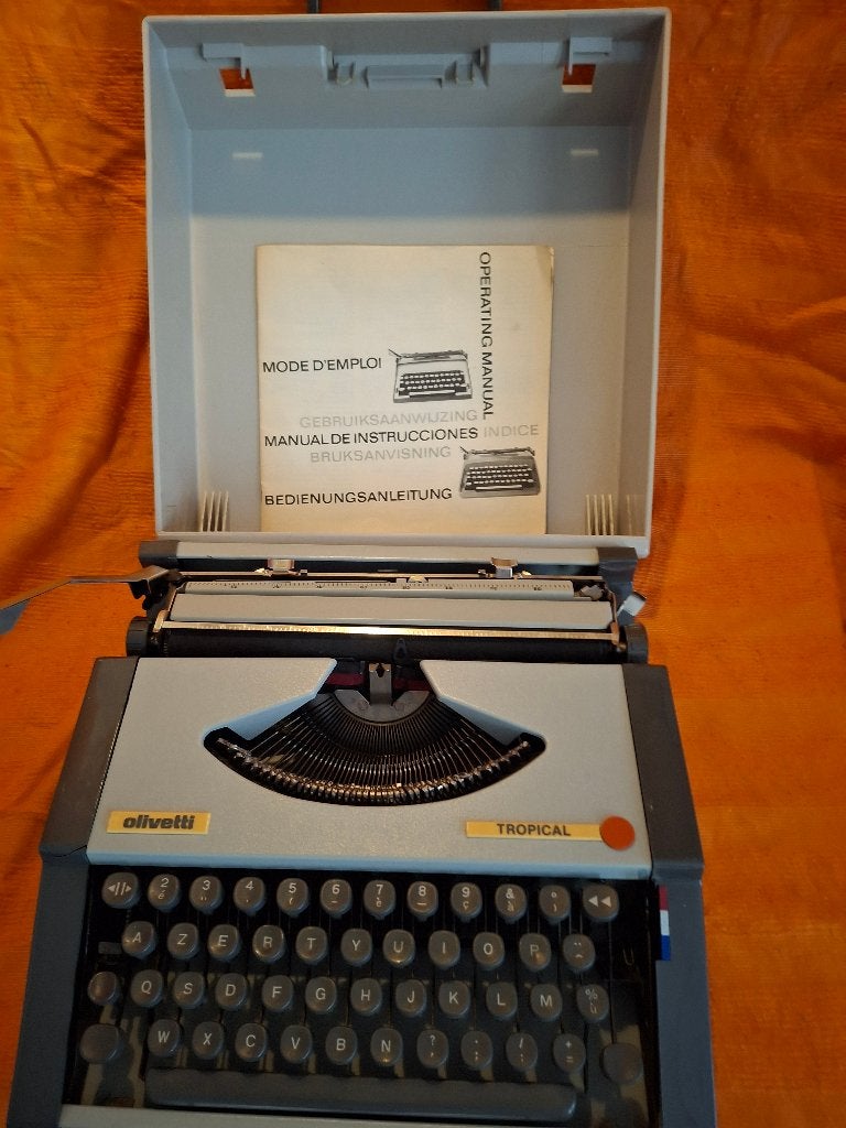 machine a écrire OLIVETTI avec sa boite +mode emploi, Verzamelen, Automaten | Overige, Ophalen, Gebruikt