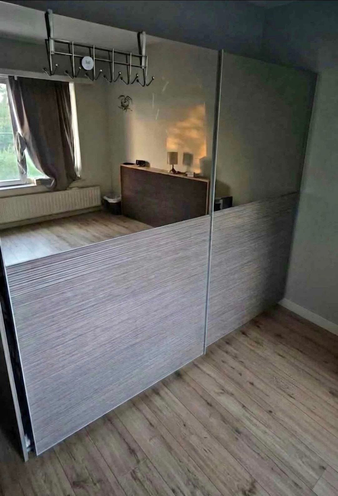 Grote kleerkast , kledingkast, Ophalen