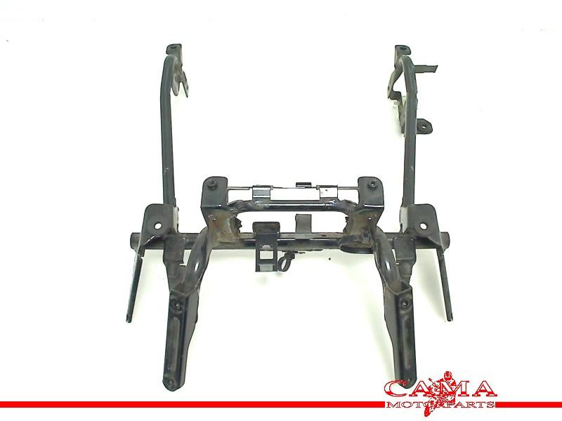 CARENAGE SUPPORT (UPPER) Suzuki, Dhr. S. di Majo, Utilisé, Info@cama-motorparts.nl, P.J. Troelstraweg 8 8
3144 CX  MAASSLUIS, NL