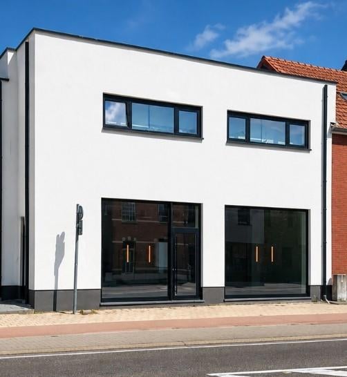 TOPLOCATIE HEPPEN – INSTAPKLAAR HANDELSPAND MET PARKING, Articles professionnels, Immobilier d'entreprise, 100 m², Achat, Cabinet