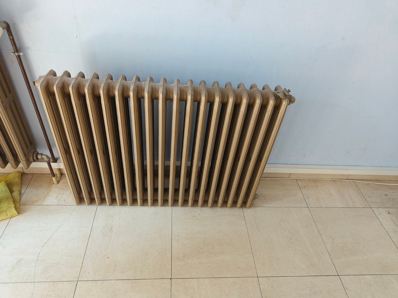 Gietijzeren radiator, 100/73/15cm., Doe-het-zelf en Bouw, Ophalen, Radiator