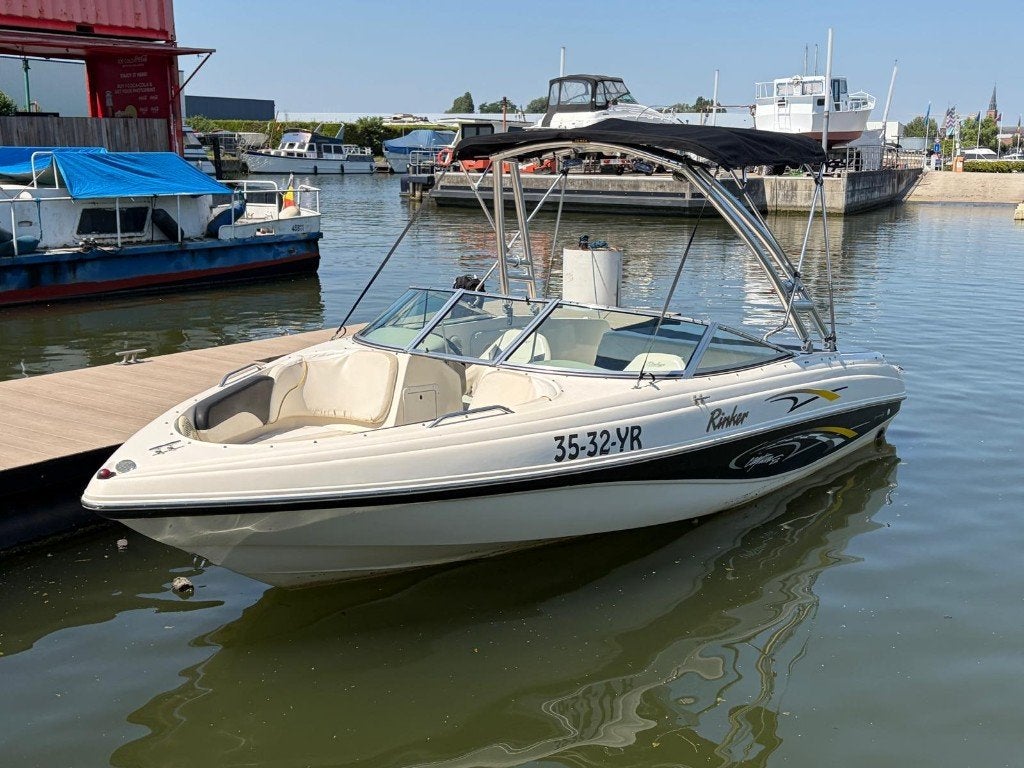 Speedboat Rinker Captiva 212 avec remorque, 280 ch, 200 ch ou plus, Enlèvement, Utilisé