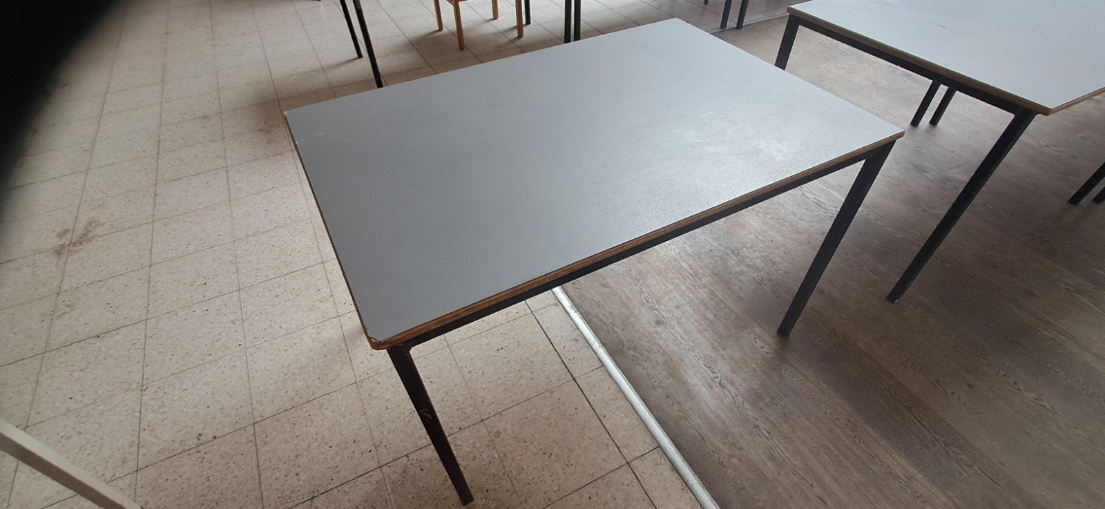 18 tables de 80 cm par 120 cm, Maison & Meubles, Enlèvement