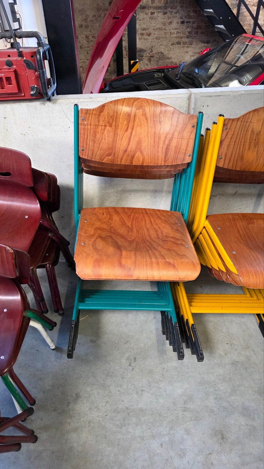 kleurrijke schoolstoelen en tafels kinderstoelen cafe bar, Ophalen of Verzenden