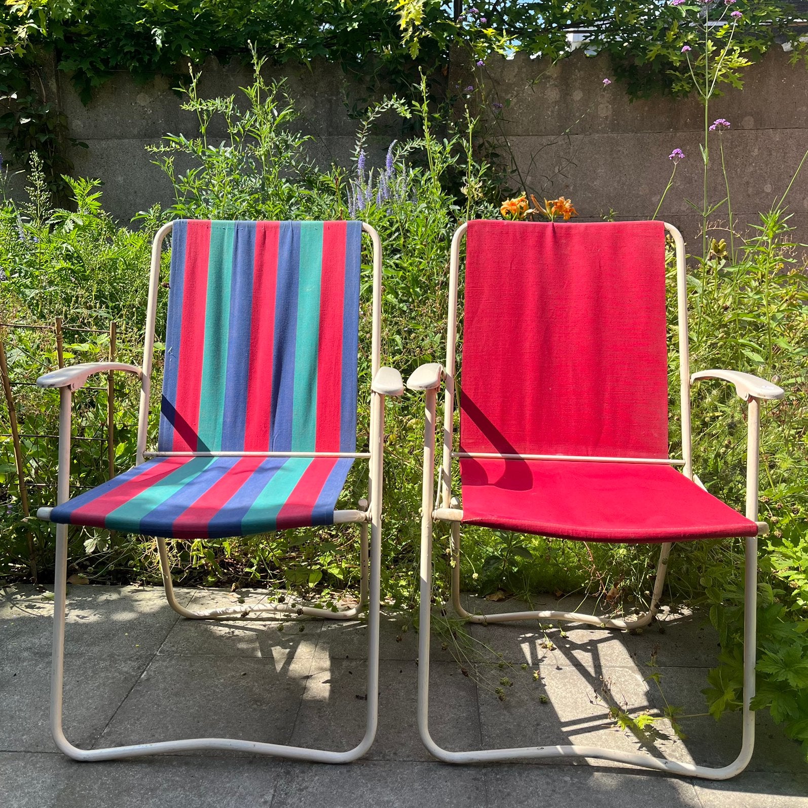 Paire de chaises pliantes vintage en métal et toile, Caravanes & Camping, Meubles de camping, Utilisé, Chaise de camping, Enlèvement